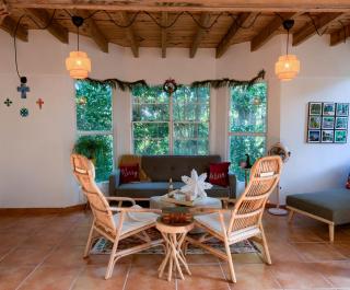Country House 3 acres of Privacy and Outdoor Space - 8