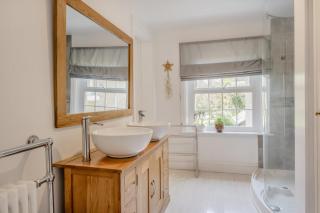 5 Bed in Seaview oc-n33058 - 1