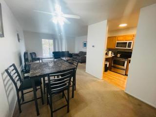 Modern 1BR Near Moss Rehab Monthly Deal - 6