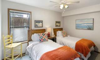 Pelican Bay Getaway - 5