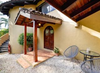 Casa Viking 2BR Surf & Beach Getaway, 10 Min Walk to Playa Grande Beach - 3