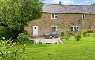 Broadwindsor Cottage - 1