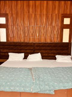 Radha Madhavam Luxurious Boutique Hotel - 8