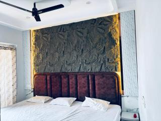 Radha Madhavam Luxurious Boutique Hotel - 9