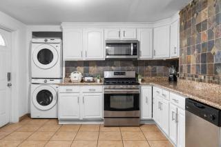 Private Full Bed w Ensuite Bath Easy NYC Access - 2