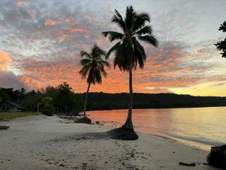 Lonnoc ocean view beach bungalows - 8