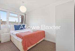 Bright 3-Bedroom House, Driveway and Garden - 2