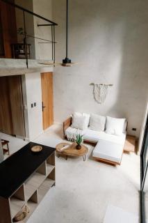 Tropical zen loft steps from the beach - 7