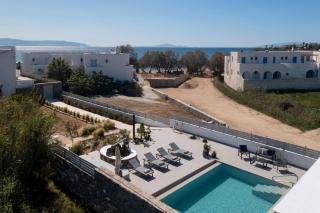 Moonshine Villa - A stone's throw from the beach - 3