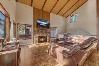 House of Tyrol 4 bedroom home with Lake Views - 0