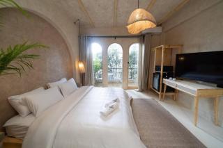 Olive Oasis With Jacuzzi - 6