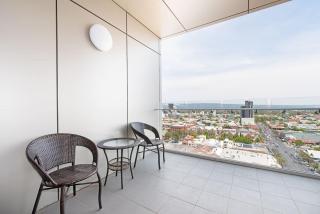 Vision On Morphett 2BR Apartment With Parking - 2