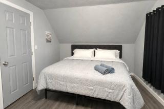 Classic Comfort Living House-Near Falls - 1