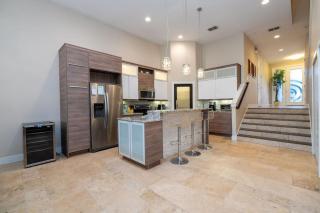 3-Bedroom Luxury House - 8