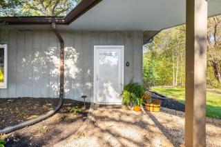 40 Acre - Mechum Hill Guest Cottage - 6