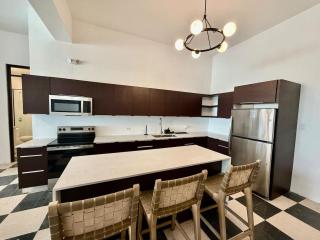 Historic Charm, Balcony Bliss, AC, WiFi - 5