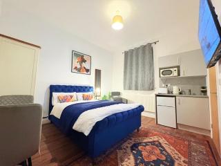 Metro Studios-Stylish Studios,Parking,Wifi,Special long stay deals, Contractors,NHS staff,Relocators,Leisure travellers, nr Sandwell hospital - 7