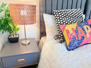 Metro Studios-Stylish Studios,Parking,Wifi,Special long stay deals, Contractors,NHS staff,Relocators,Leisure travellers, nr Sandwell hospital - 1