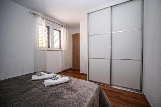 Mikuljan Apartments- Free Parking -5 Min by Walk to Beach - 1