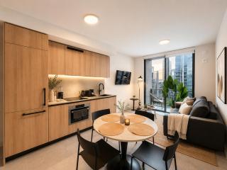 Refined Urban Condo - Near Bayfront Park - 9