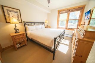 Red Hawk Townhomes 2345 by SummitCove Lodging in Colorado - 1