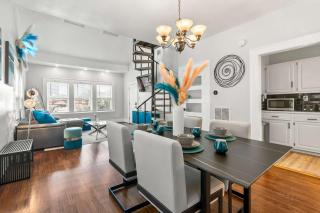 Montrose Getaway Condo Free Wine & Balcony - 8