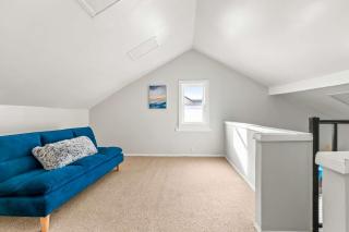 Montrose Getaway Condo Free Wine & Balcony - 6