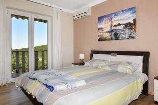 Villa Nori, a fantastic pool villa with a view - 9