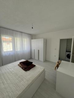 House 2 - 8