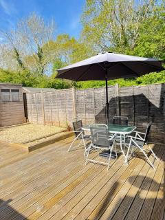 Modern 3BR House with Parking & Garden - Sleeps 6 - 4