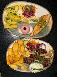 Attikos Hotel & Restaurant - 1