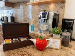 Luxury 2BR, 2BA with AC, quiet balcony, central - 0