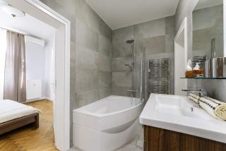 Luxury 2BR, 2BA with AC, quiet balcony, central - 6