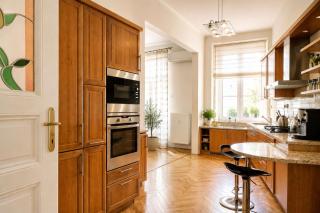 Luxury 2BR, 2BA with AC, quiet balcony, central - 5