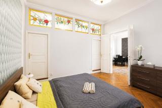 Luxury 2BR, 2BA with AC, quiet balcony, central - 4