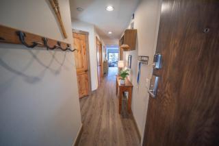 Pines 2050 by SummitCove Lodging - 4