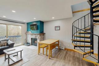 Cozy Crystal Mountain Condo - 1