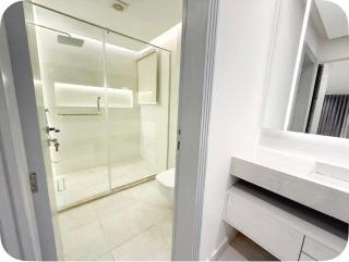 Luxurious Modern Flat with Nile & Pyramids View - 1