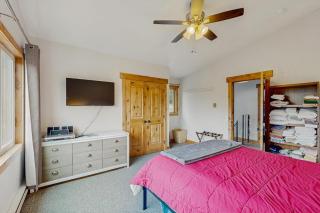 Cozy Crystal Mountain Condo - 1