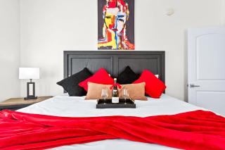 Cozy Upscale Montrose Loft Pool Table + Wine - 8