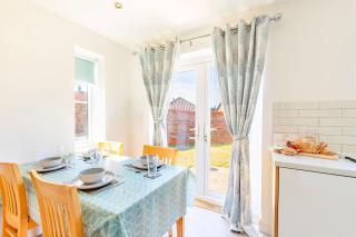 The Ridings Norfolk Village Stay Garden - 1