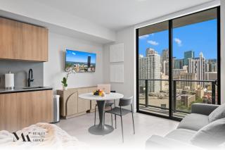 Walking Distance from Science and Art Museums - 501 First Residences Studio - 1