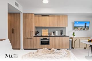 Walking Distance from Science and Art Museums - 501 First Residences Studio - 2