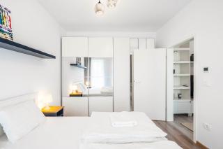 Blue Art Central Apartment - Private Parking - 8