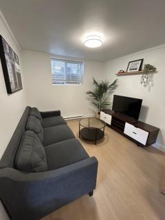 Modern & Cozy 2BR Suite Near Shops & Dining in clayton height - 6