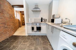 Rustic 2BR Loft Exposed Brick & Beams - 1