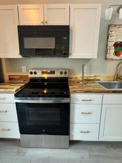 Newly Renovated Alaska Getaway - 3
