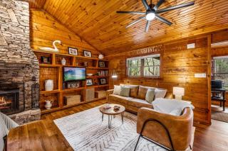 Smoke Rise is a remodeled modern cabin near it all - 1