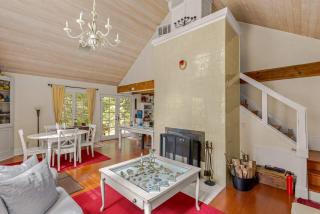 Waterfront lodge on 24 acres with patio & fireplace - 5