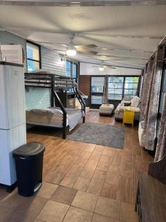 Charming 1 Bed 1 Bath Cottage in wonderful Sun Outdoors Sarasota that sleeps 6 - 5